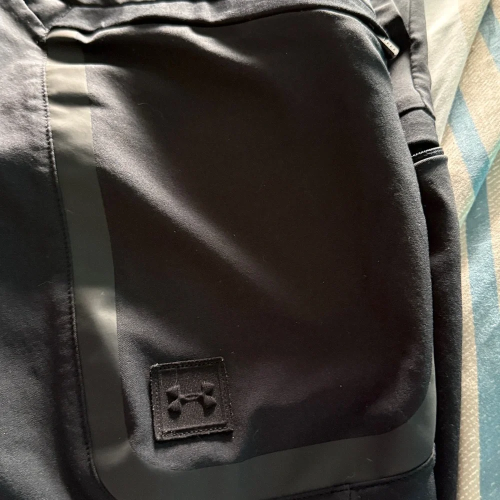Under Armour fitted heat gear pants size XL only - Picture 9 of 9